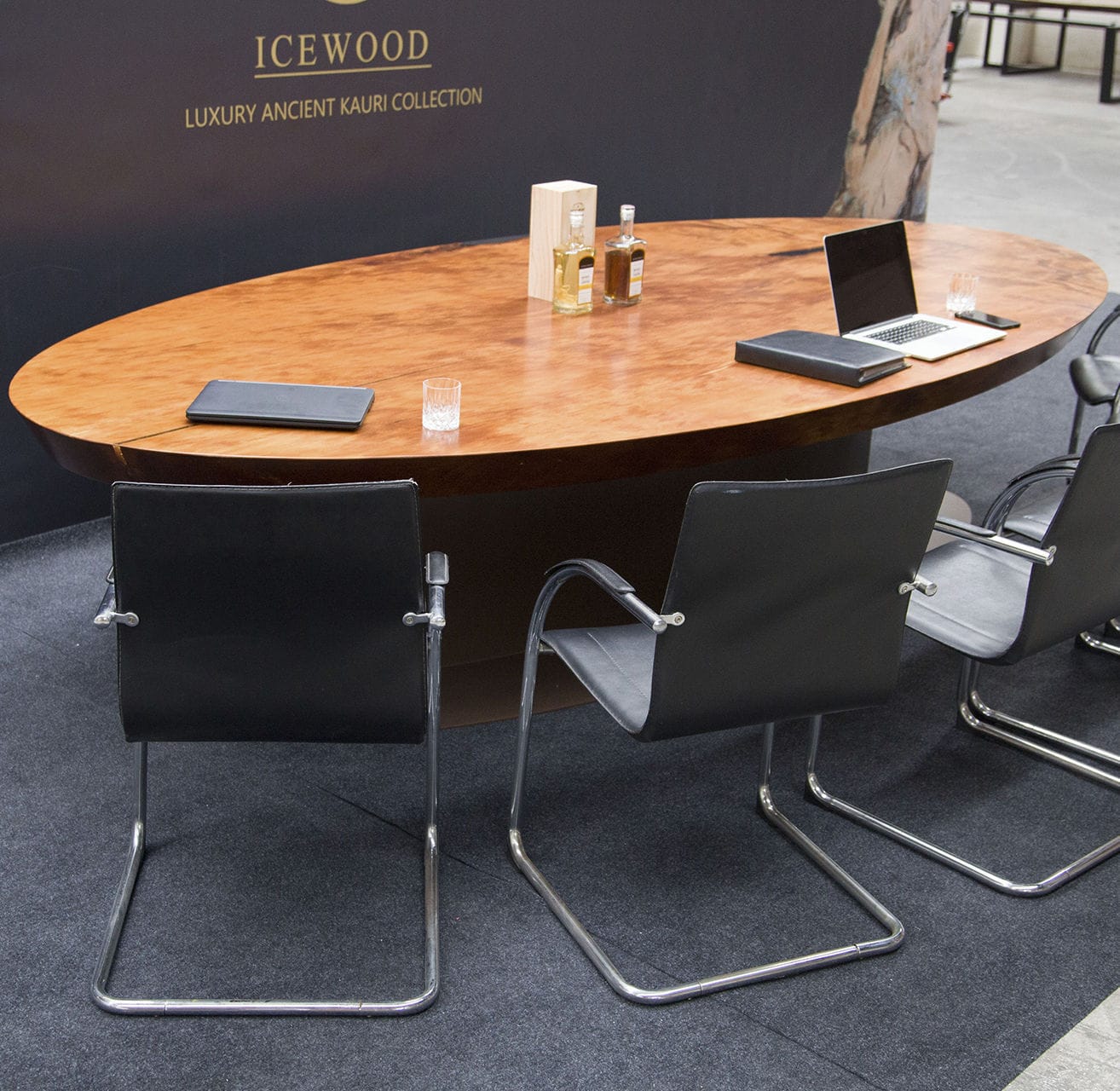 Mesa de reuniones contemporánea Icewood de madera de resina con