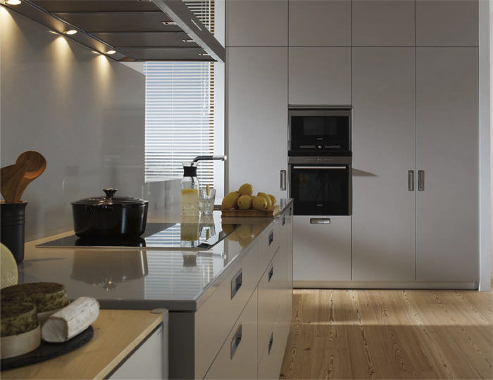 Cocina moderna / de material laminado / lacada / mate seda santos