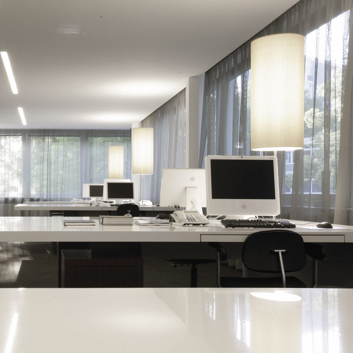 Lámpara de oficina / moderna / de aluminio / de tela - LA BELLA ... Lámpara de oficina / moderna / de aluminio / de tela - LA BELLA ...