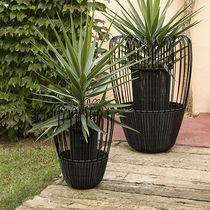 Maceta de jardín de resina trenzada