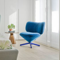 Sillón moderno / de tejido / con reposapiés...