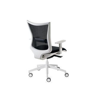 silla de oficina moderna / con ruedas / con patas en forma de estrella / con reposabrazos