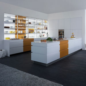 cocina moderna / de vidrio / de material laminado / con isla