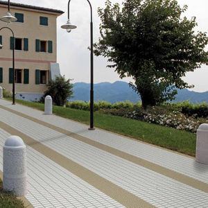 mosaico de exterior / para suelo / de cerámica / con motivos geométricos