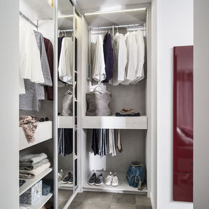 vestidor de pared / moderno / de madera lacada / con puerta corredera