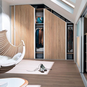 vestidor de pared / moderno / de roble / con puerta corredera