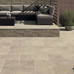 solería de gres porcelánico / antideslizante / para espacio público / de exterior