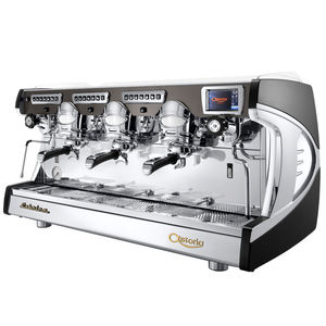 cafetera espresso / para uso profesional / completamente automática / de 3 grupos para uso