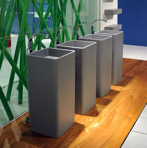 lavabo de pie / cuadrado / de cerámica / moderno