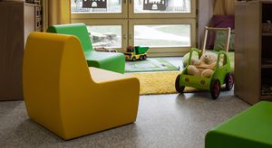 sillón bajo de espuma de alta densidad recubierta / infantil (unisex) / moderno
