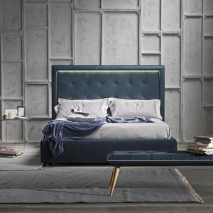 cama de matrimonio / moderna / tapizada / con cabecero