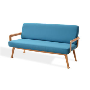 banqueta moderna / de madera / con reposabrazos / con cojín amovible