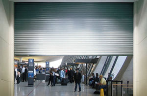 puertas de garaje enrollables / de acero galvanizado / de aluminio / automáticas