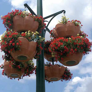 jardinera de polietileno / moderna / para espacio público