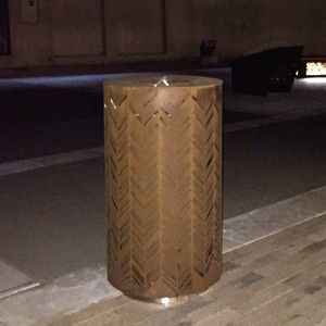 cubo de basura público / de acero inoxidable / de chapa de acero / con cenicero integrado