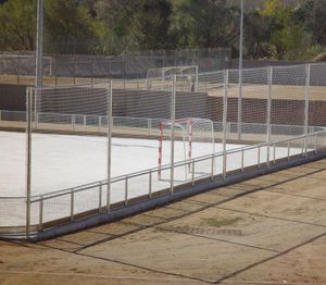 valla para campo deportivo / de rejilla soldada / con paneles / de acero
