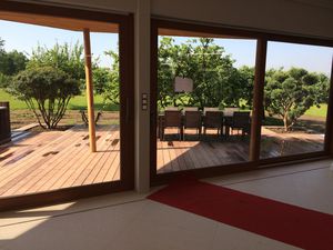 edificio prefabricado / de madera maciza / para uso residencial / moderno
