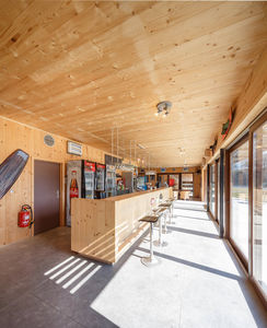 edificio prefabricado / para edificio público / de madera / moderno