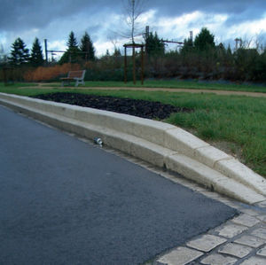 borde para jardín / de acera / de hormigón de alto rendimiento / lineal