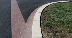 borde para jardín / de hormigón de alto rendimiento / curvado