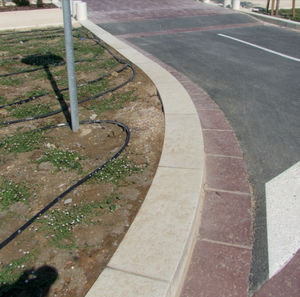 borde para jardín / de hormigón de alto rendimiento / curvado