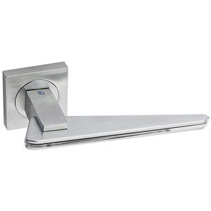manilla para puerta / de latón / moderna / cromada