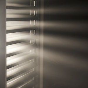 celosía con lamas de aluminio / de aluminio extruido / para fachada / para ventana