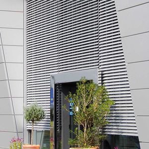 celosía con lamas de aluminio / para fachada / para ventana / para verandas