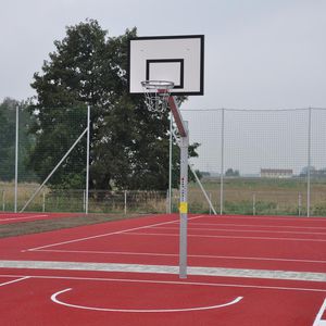 canasta de baloncesto con pie fija