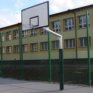 canasta de baloncesto con pie fija