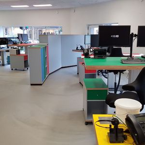 pavimento de escayola / de poliuretano / para el sector servicios / liso