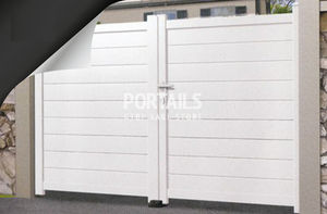portones abatibles / de aluminio / con paneles / para uso residencial
