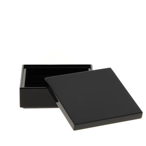 caja de almacenamiento de madera lacada