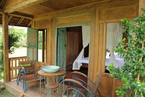 microcasa de tipo bungalow / aspecto tradicional / de madera / de 1 planta