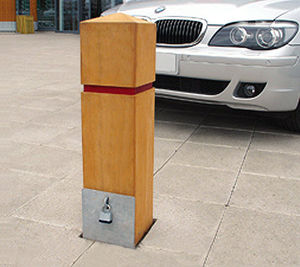 bolardo de protección / de madera de frondosa / amovible / alto