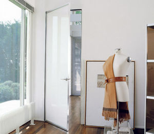 puerta de interior / abatible / de aluminio / acristalada