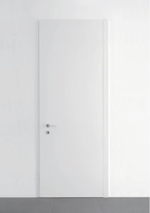 puerta abatible / de cristal / a ras / lacada