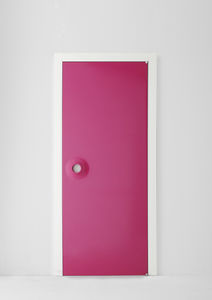 puerta abatible / de madera / lacada