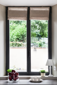 ventana abatible / oscilobatiente / de fuelle / de aluminio