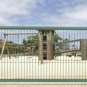 verja de jardín / de barras / de metal