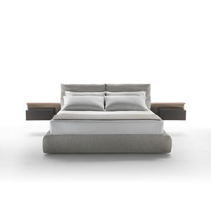 cama estándar / de matrimonio / moderna / tapizada