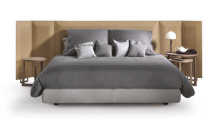 cama estándar / de matrimonio / moderna / tapizada