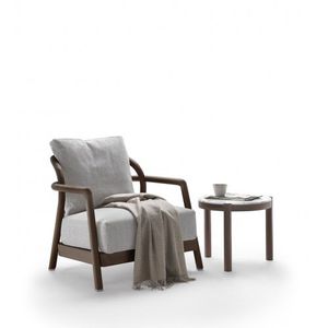 sillón de diseño escandinavo / de tejido / de cuero / de madera