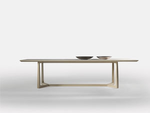 mesa de comedor moderna / de madera maciza / de madera lacada / de madera tintada
