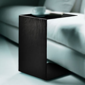 mesita auxiliar moderna / de metal / de cuero / rectangular