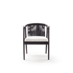 silla moderna / tapizada / con reposabrazos / de madera maciza