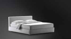 cama estándar / de matrimonio / moderna / tapizada