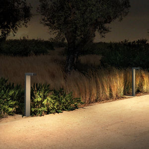 bolardo de iluminación para espacio público / moderno / de aluminio fundido / de aluminio extruido