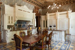 cocina de estilo / de madera maciza / con isla / hecha a mano