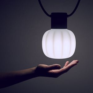lámpara suspendida / moderna / de polietileno rotomoldeado / de resina